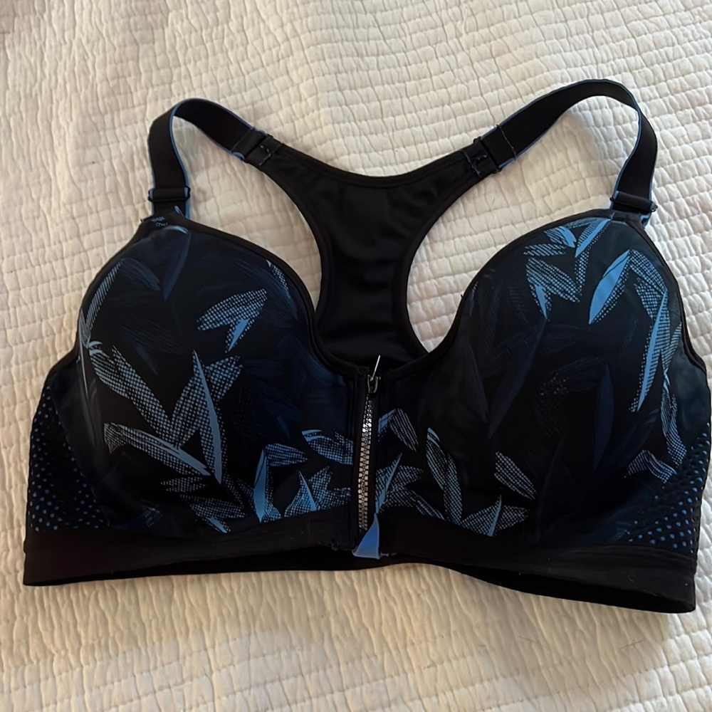 COPY - Maidenform Front Zip Sports Bra 36C